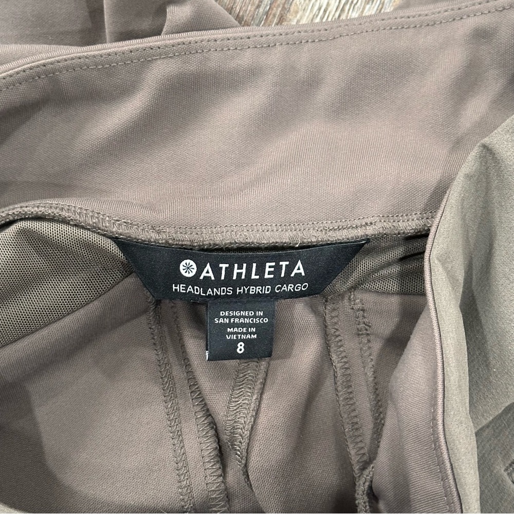 Athleta Headlands Hybrid Cargo Tight Leggings 8 - Picture 3 of 5